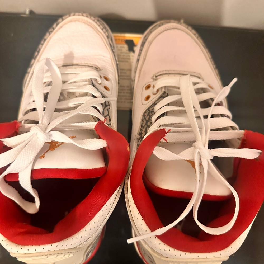 Jordan Men's White Red Elephant Print Athletic Shoes - Picture 6 of 9